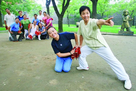 岱庙里排舞蹈迎全运